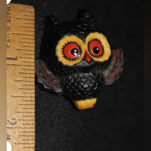 Vintage Owl Pin, Halloween Owl Brooch, Spooky Orange Eyed Owl - Picture 4 of 9